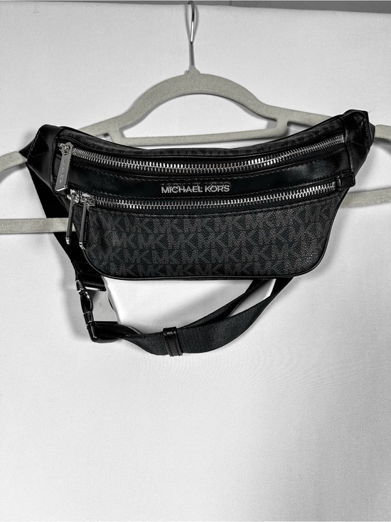 Michael Kors Handbags - NWOT Michael Kors Kenly Waist Belt Bag / Fanny Pack